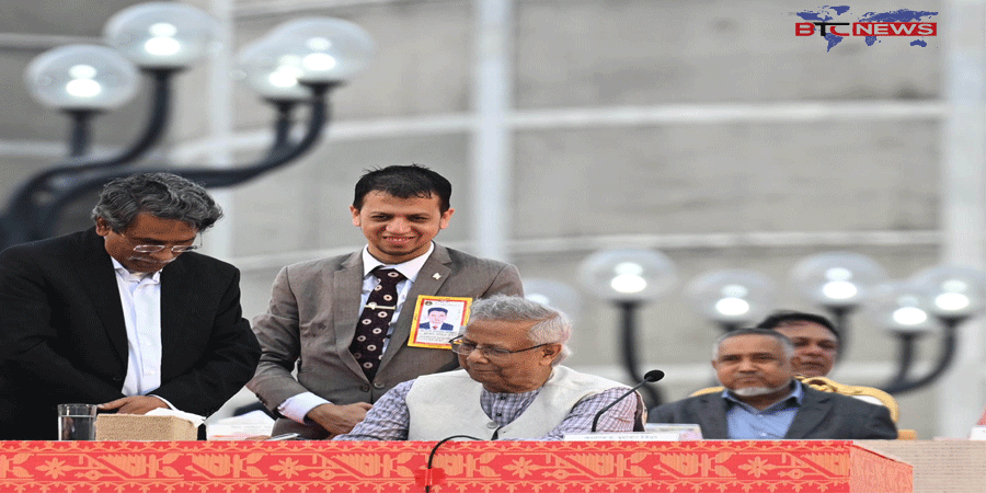 জুলাই সনদে স্বাক্ষর করলেন প্রধান উপদেষ্টা ও রাজনীতিবিদেরা